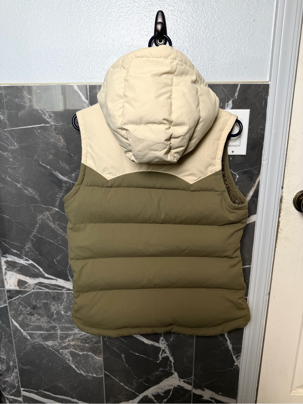 Patagonia hooded bivy down vest - Picture 6 of 9